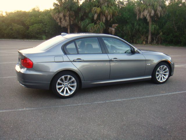 BMW 3 series SE Automatic 4X4 Beutiful Sedan