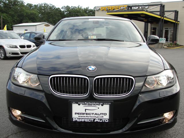 BMW 3 series 2011 photo 2