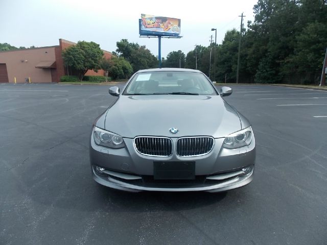 BMW 3 series 2011 photo 2