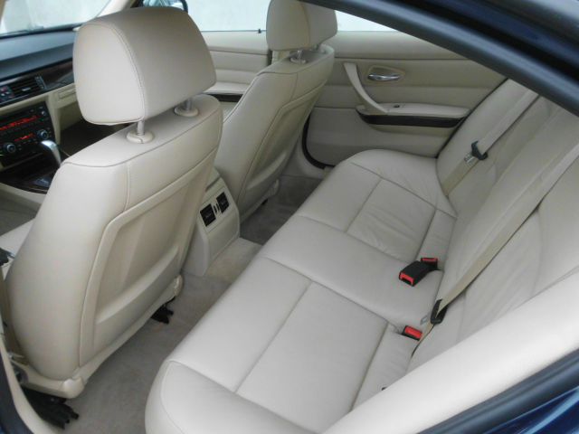 BMW 3 series 2011 photo 1