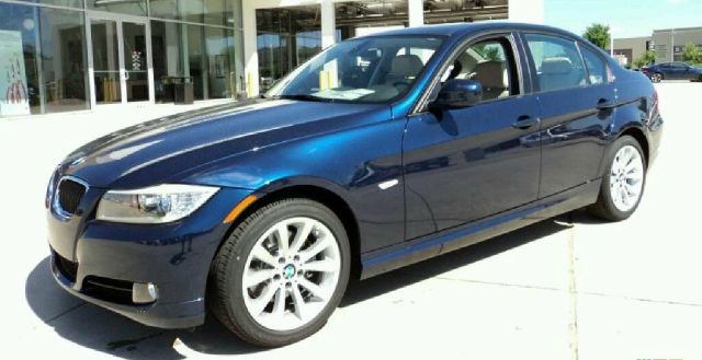 BMW 3 series 2011 photo 2