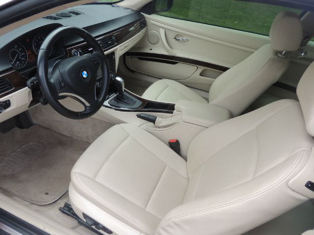 BMW 3 series 2011 photo 16