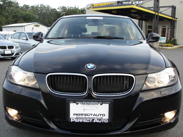 BMW 3 series 2011 photo 2