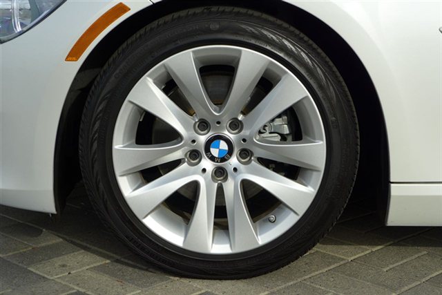 BMW 3 series 2012 photo 2