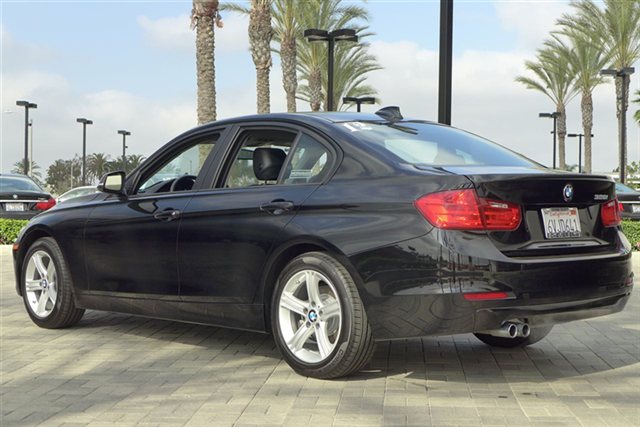 BMW 3 series 2012 photo 2