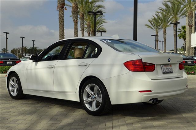 BMW 3 series 2012 photo 2