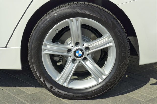 BMW 3 series 2012 photo 2