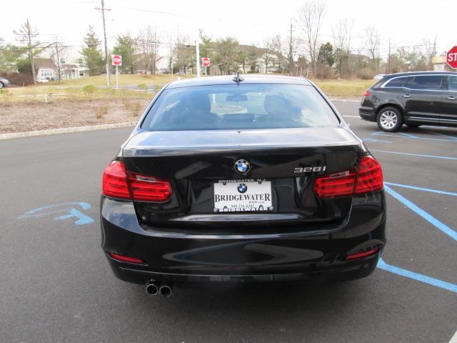 BMW 3 series 2012 photo 2