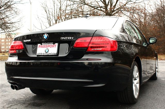 BMW 3 series 2012 photo 2