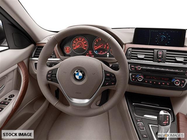 BMW 3 series 2012 photo 2