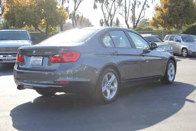 BMW 3 series 2012 photo 3