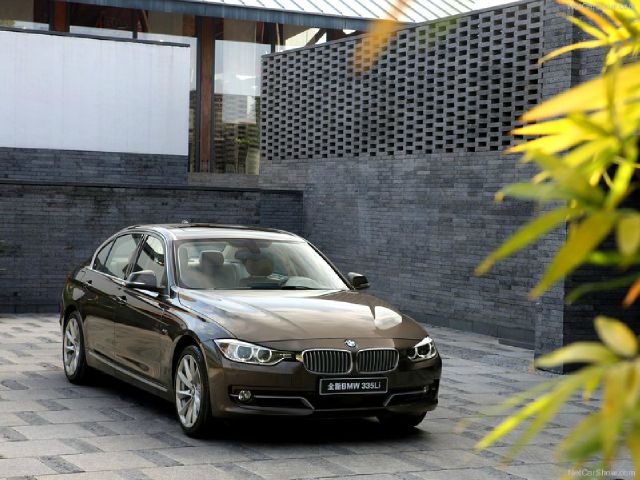 BMW 3 series SE Automatic 4X4 Beutiful Sedan