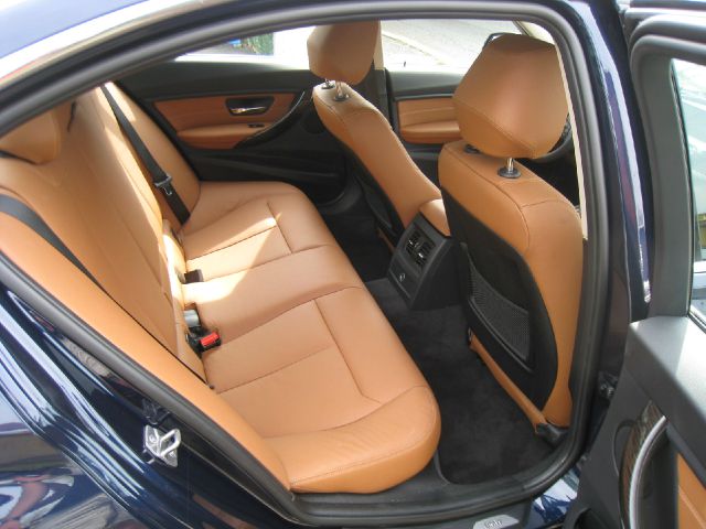 BMW 3 series 2013 photo 2