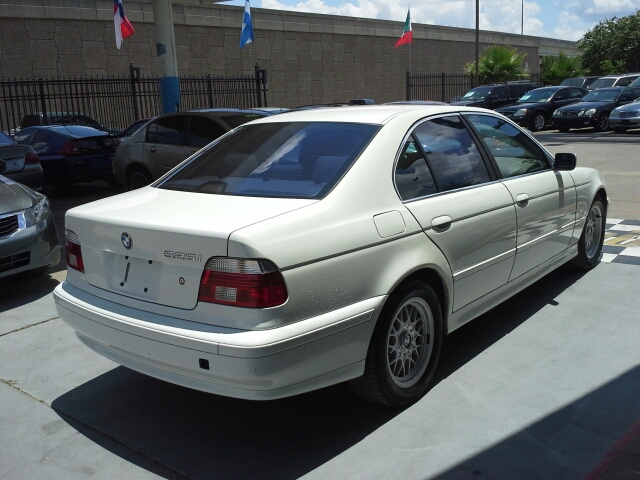 BMW 5-Series 2002 photo 1