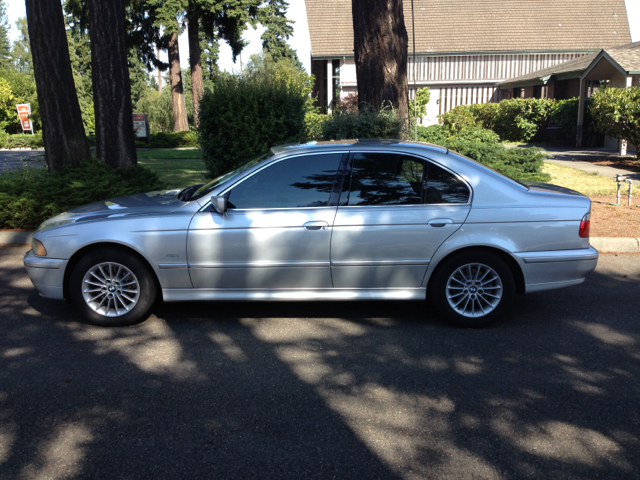 BMW 5-Series 2003 photo 2