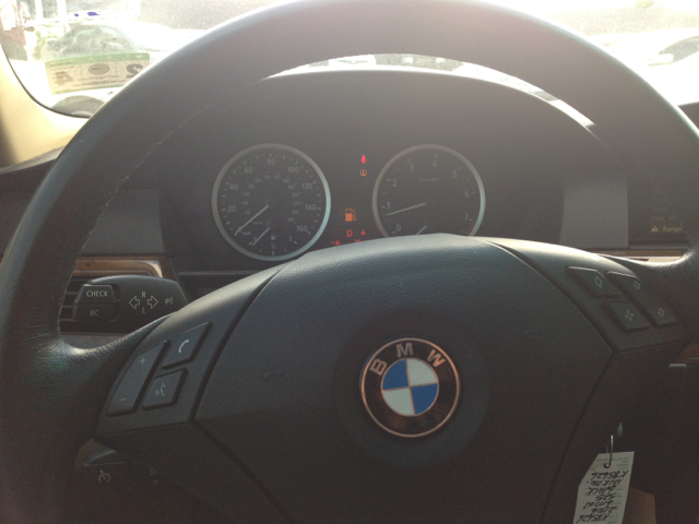 BMW 5-Series 2006 photo 1