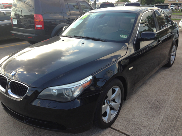 BMW 5-Series 2006 photo 10