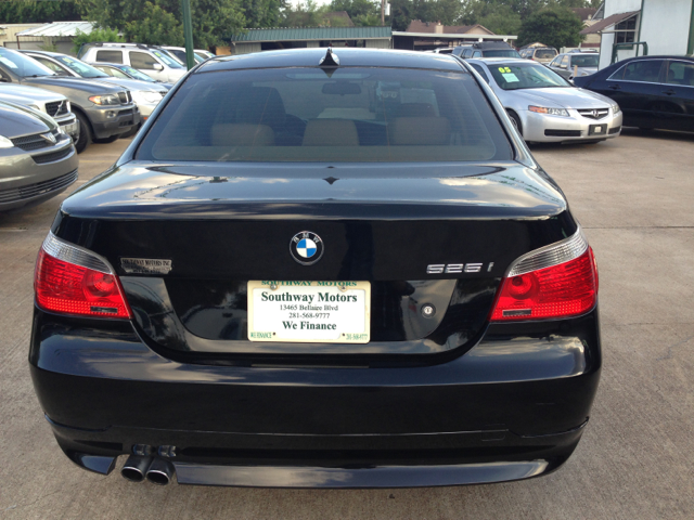 BMW 5-Series 2006 photo 3