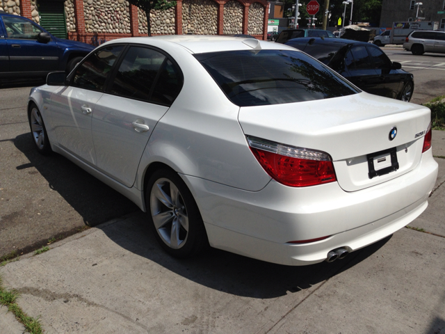 BMW 5-Series 2008 photo 1