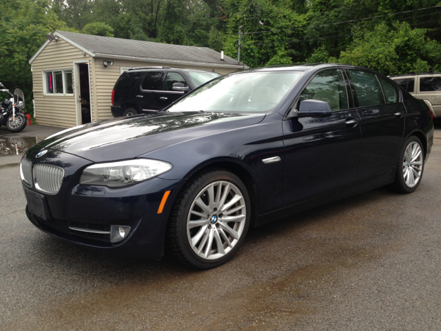 BMW 5-Series 2011 photo 3