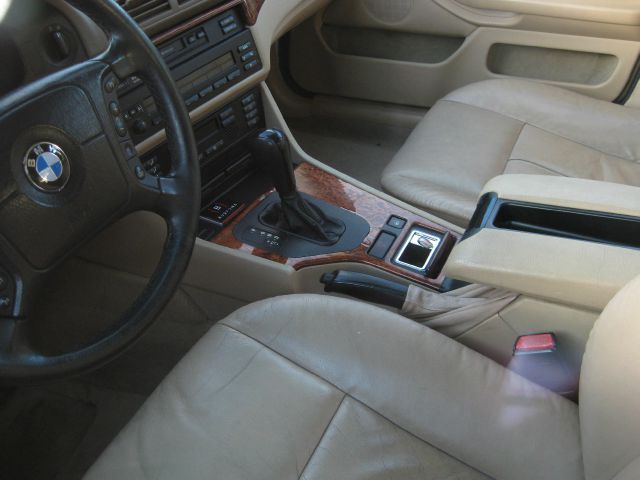 BMW 5 series 2000 photo 2