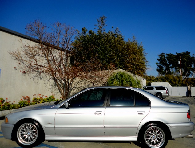 BMW 5 series 2002 photo 2