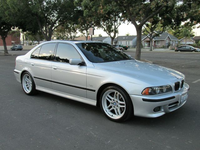 BMW 5 series 2003 photo 2