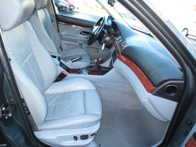 BMW 5 series 2003 photo 2