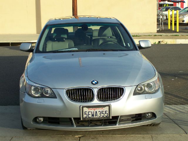 BMW 5 series 2004 photo 2