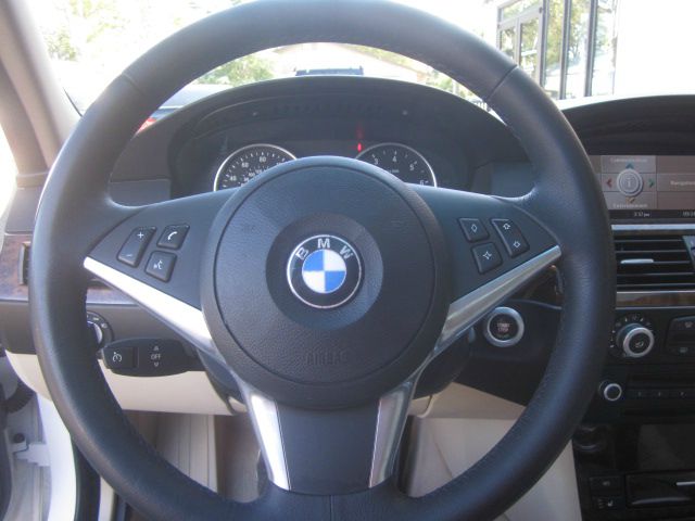 BMW 5 series 2008 photo 2