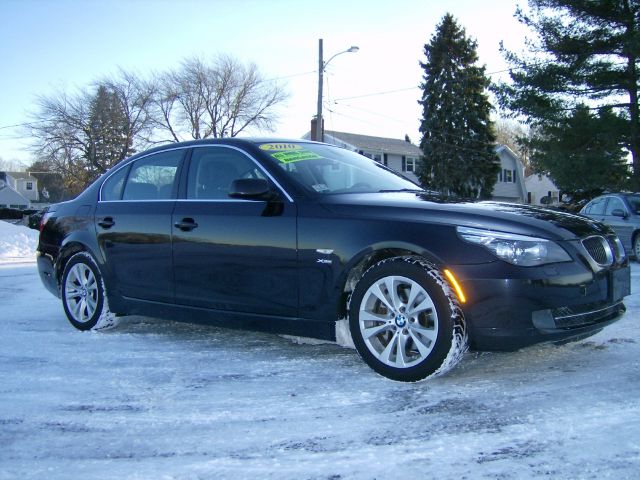 BMW 5 series 2010 photo 2