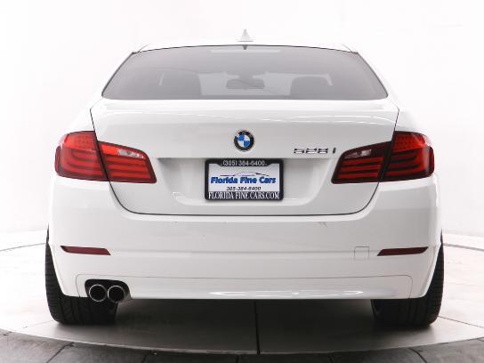 BMW 5 series 2011 photo 2