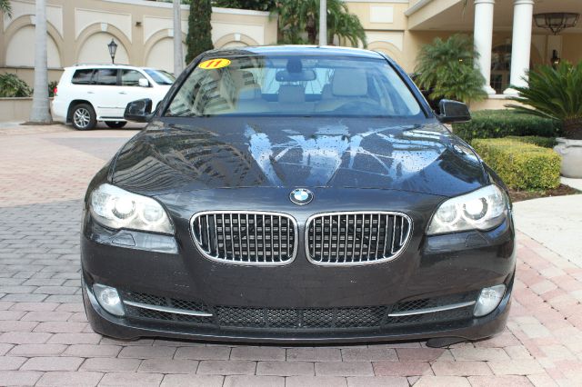 BMW 5 series 2011 photo 3