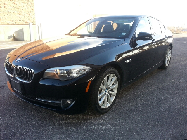 BMW 5 series 2011 photo 4