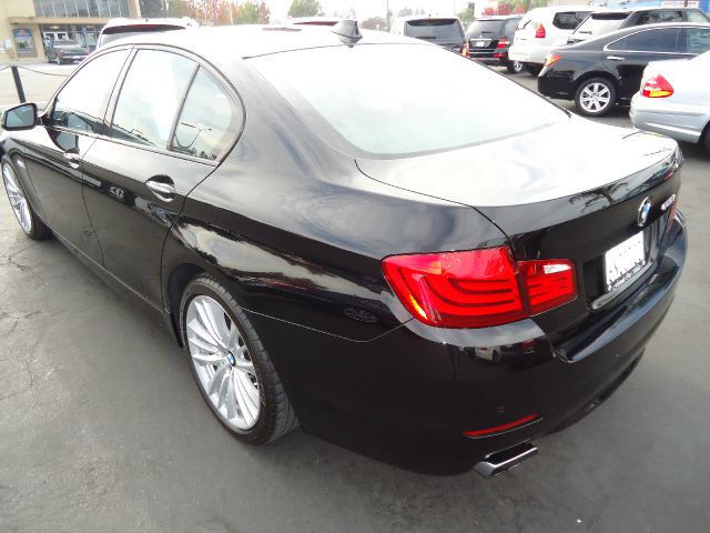 BMW 5 series 2011 photo 2