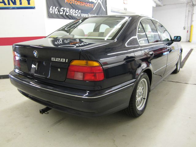 BMW 5 series 1999 photo 1