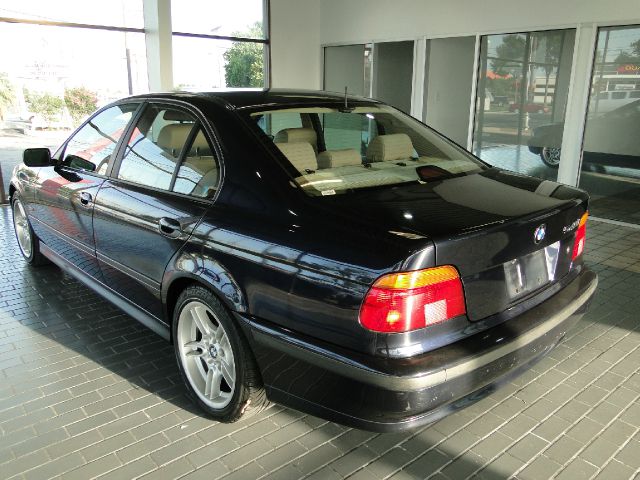 BMW 5 series Supercab 145 XLT 4WD Sedan