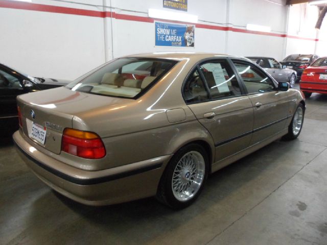 BMW 5 series 2000 photo 2