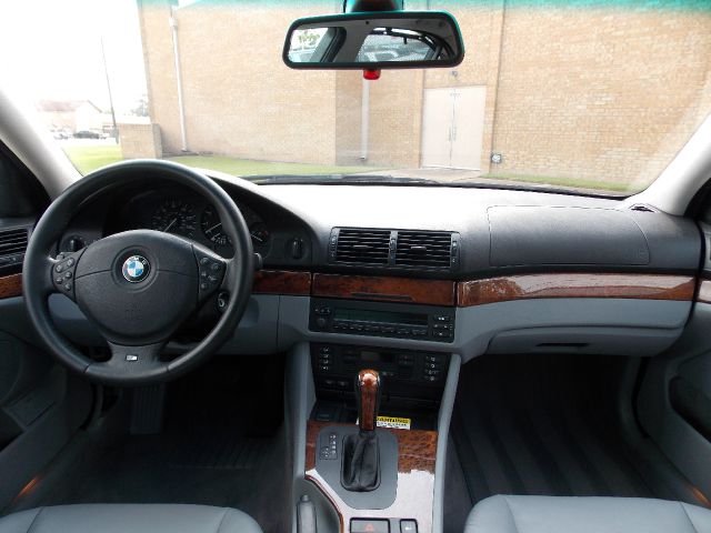 BMW 5 series 2000 photo 2