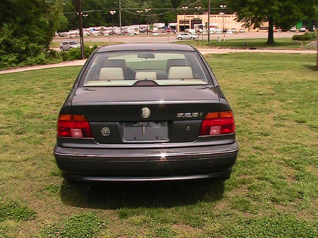 BMW 5 series 2000 photo 2