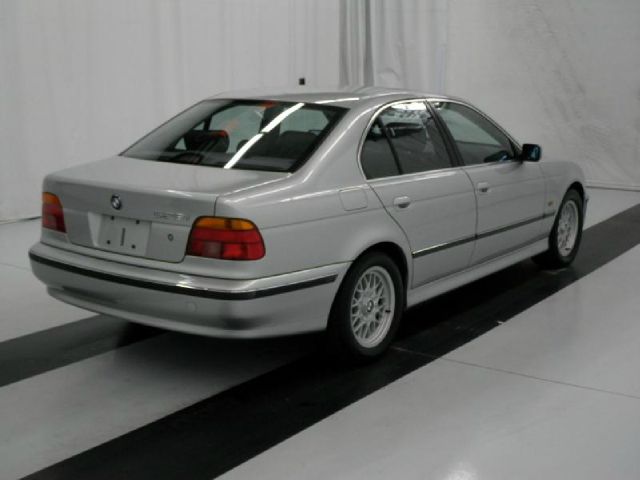 BMW 5 series 2000 photo 2