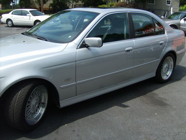 BMW 5 series 2001 photo 2