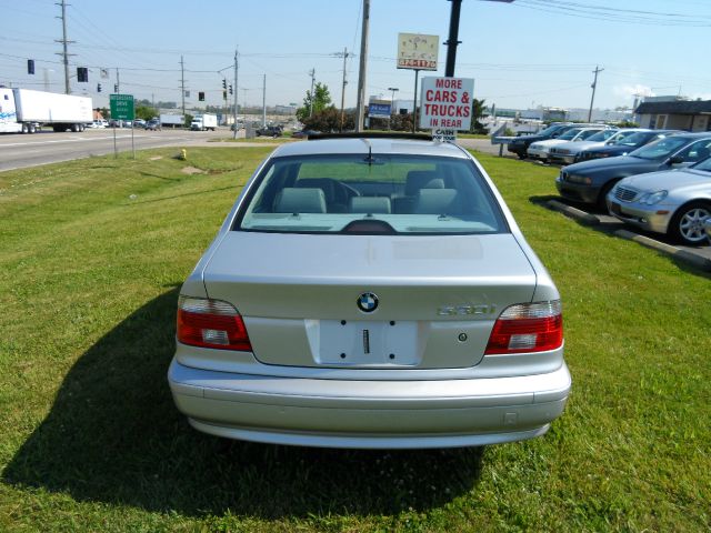 BMW 5 series Supercab 133 FX4 Sedan