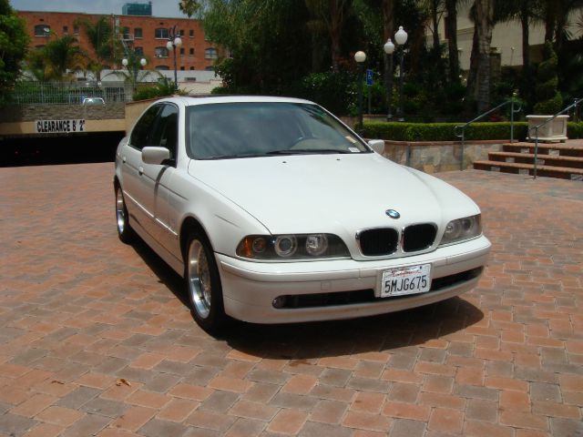 BMW 5 series 2002 photo 1