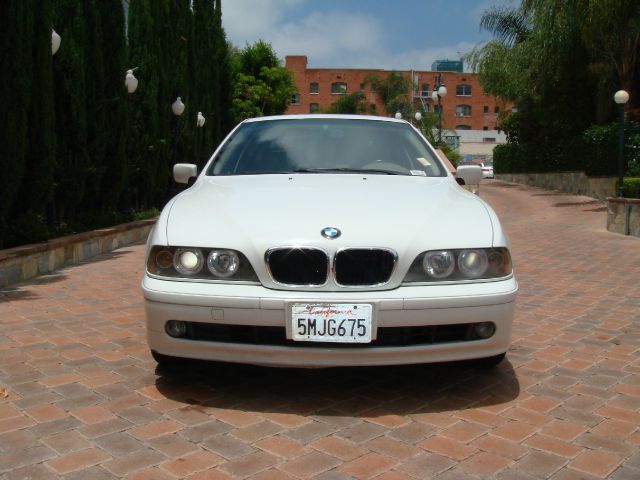 BMW 5 series 2002 photo 2