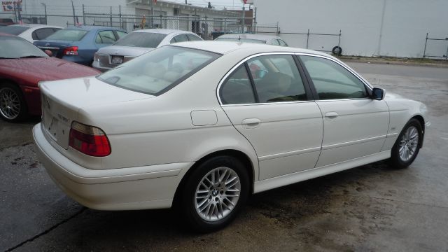 BMW 5 series 2002 photo 2