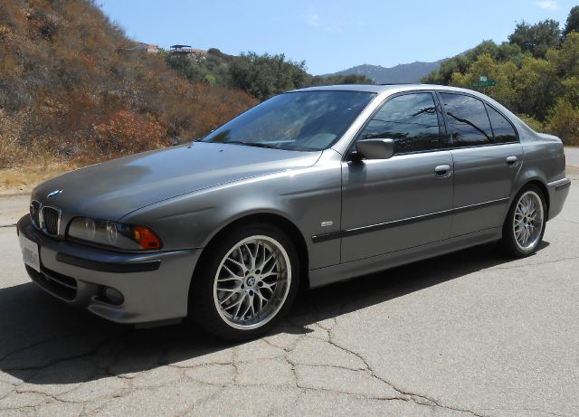 BMW 5 series Supercab 145 XLT 4WD Sedan