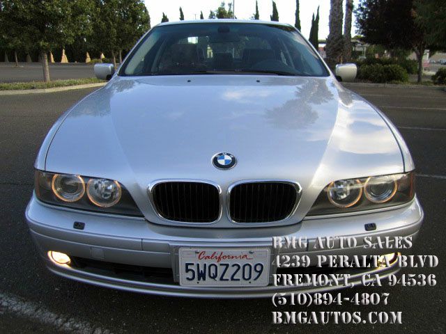 BMW 5 series 2003 photo 2