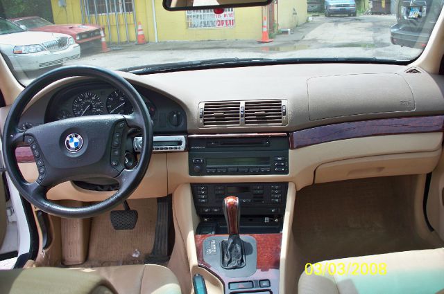 BMW 5 series 2003 photo 2