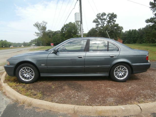 BMW 5 series 2003 photo 2